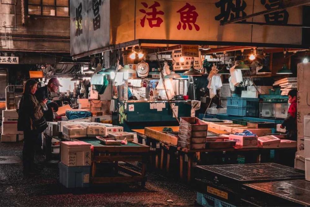 Japanese night seafood market