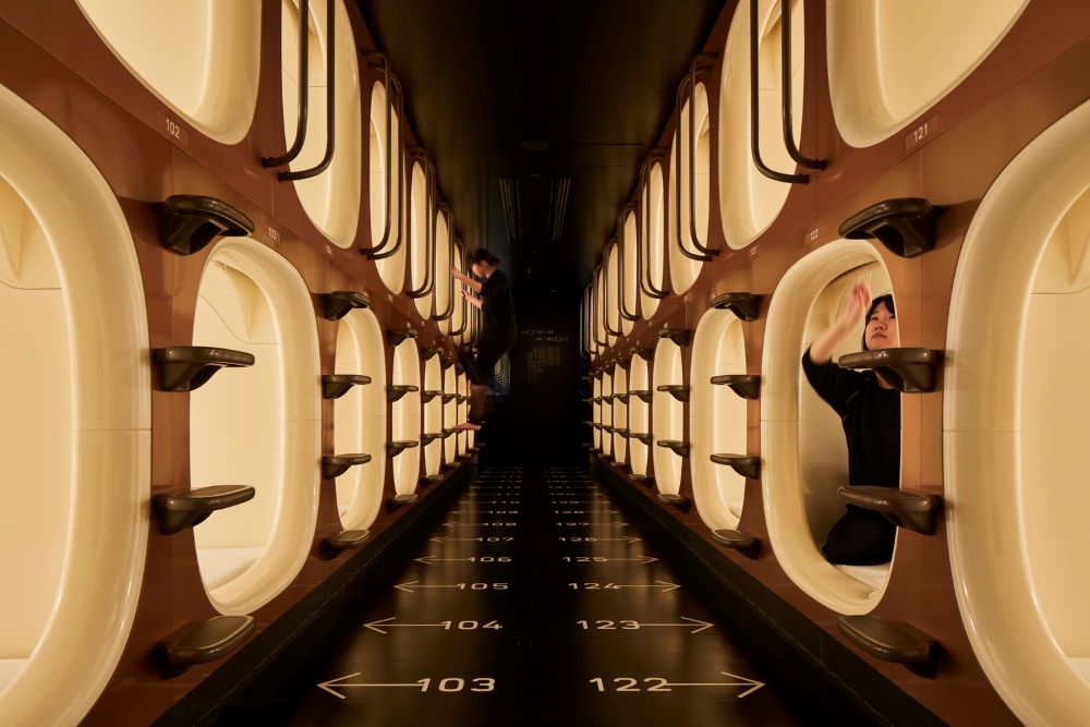 capsule hotel japan