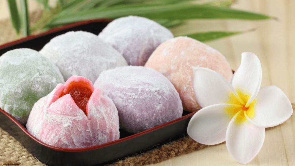 plate of different flavors of mochi