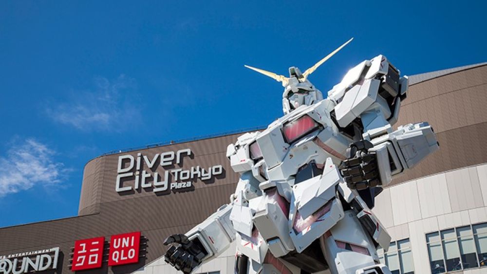 life-size Gundam statue in front of DiverCity