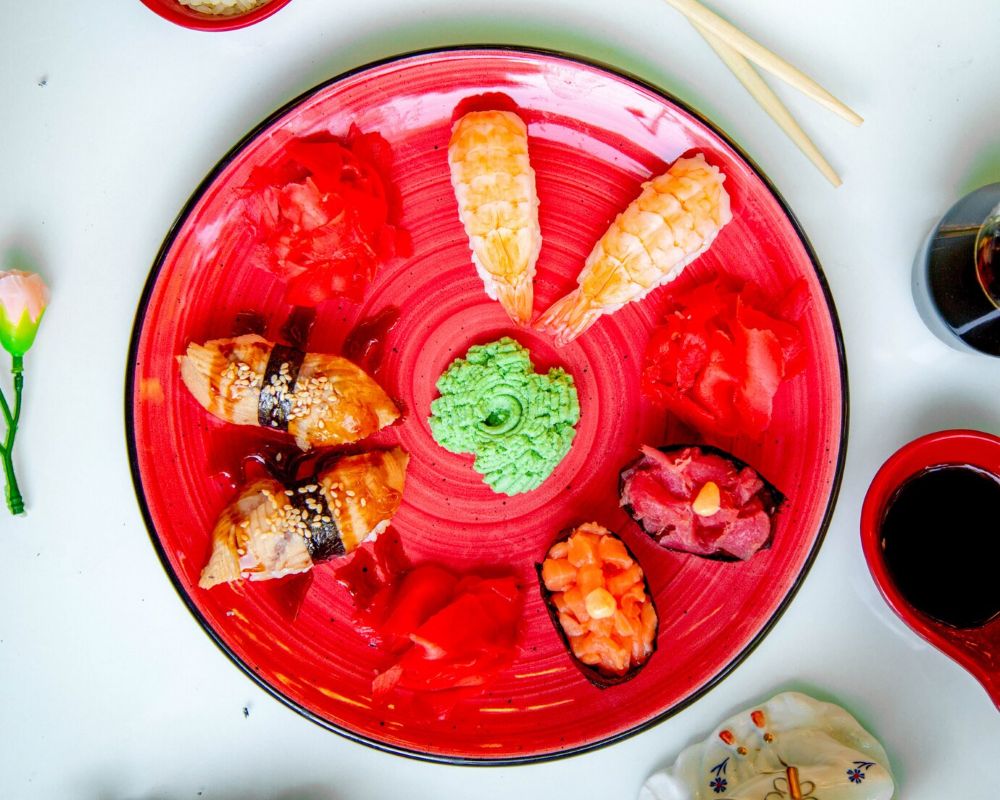 sushi plates with different colors