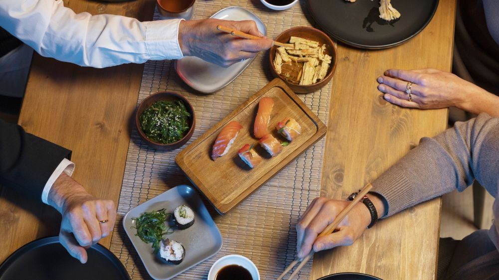 7 Alasan Kenapa Kamu Harus Coba Tata Krama Makan Di Jepang