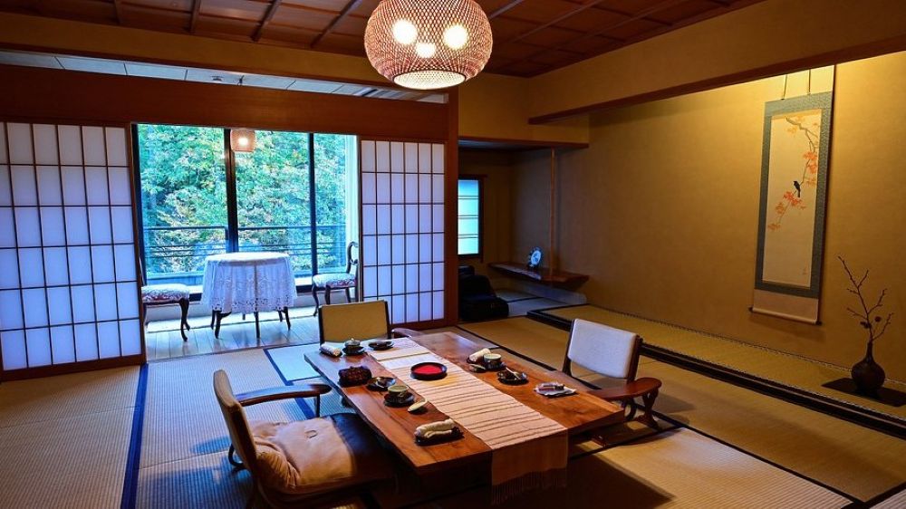 ryokan dengan tatami dan onsen