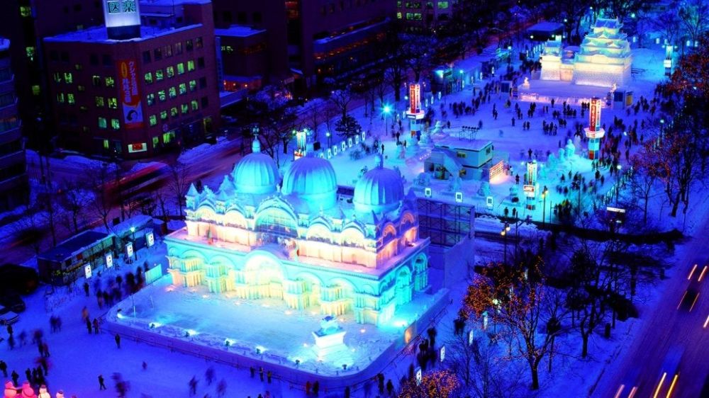 menikmati festival salju di Hokkaido